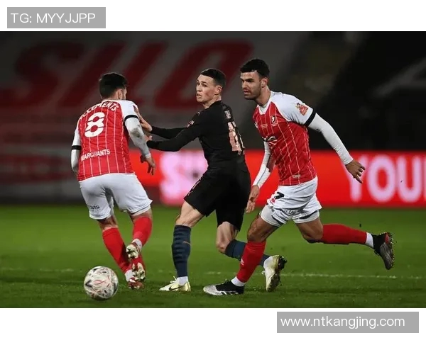 切尔滕汉姆对阵牛津联的精彩较量即将上演，谁能赢得胜利成为焦点